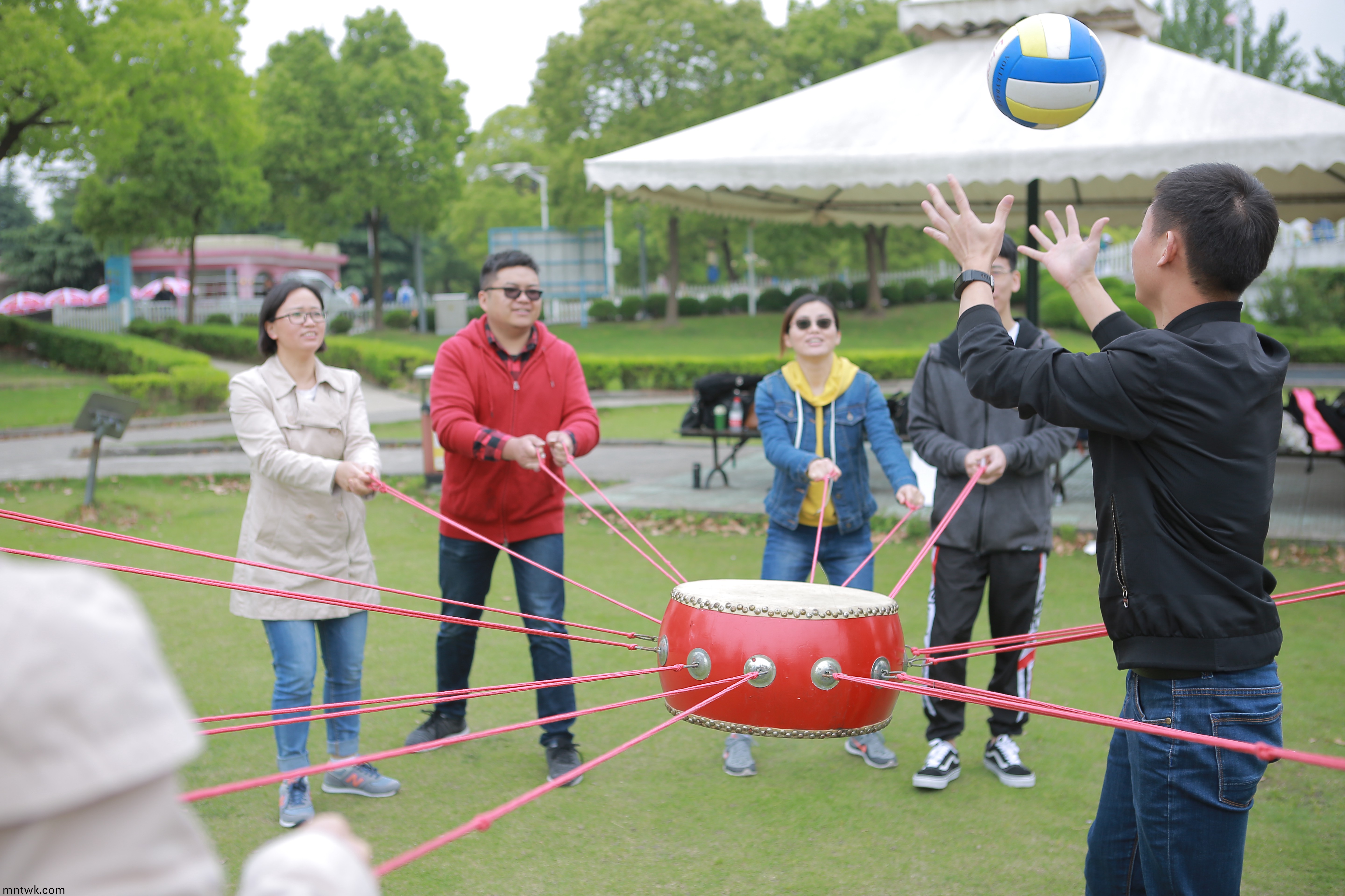 凝心聚力、信任(ren)互助--百傲2019年東方綠舟搨展培訓